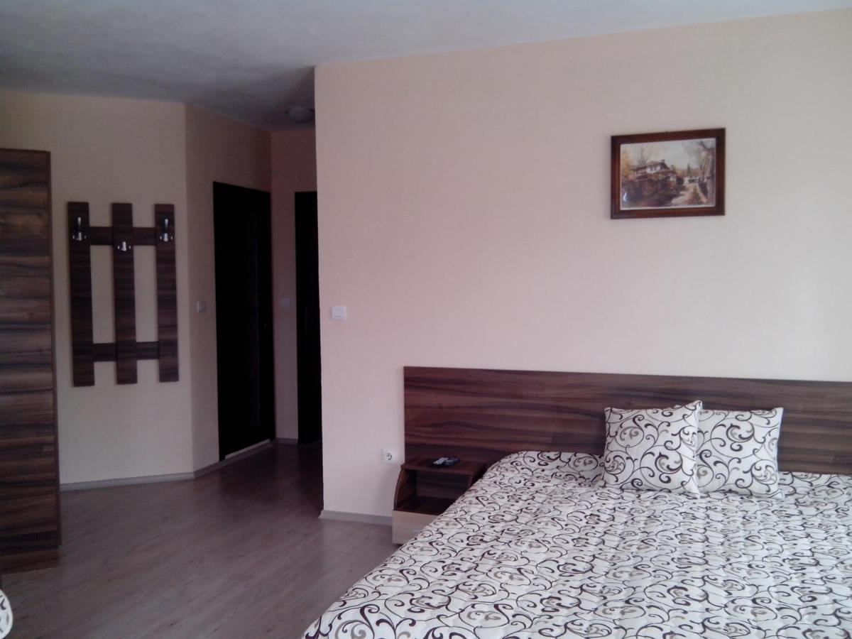 Advel Guest Hous Hotel Madzhare Bagian luar foto