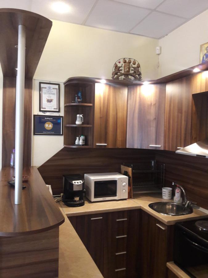 Advel Guest Hous Hotel Madzhare Bagian luar foto