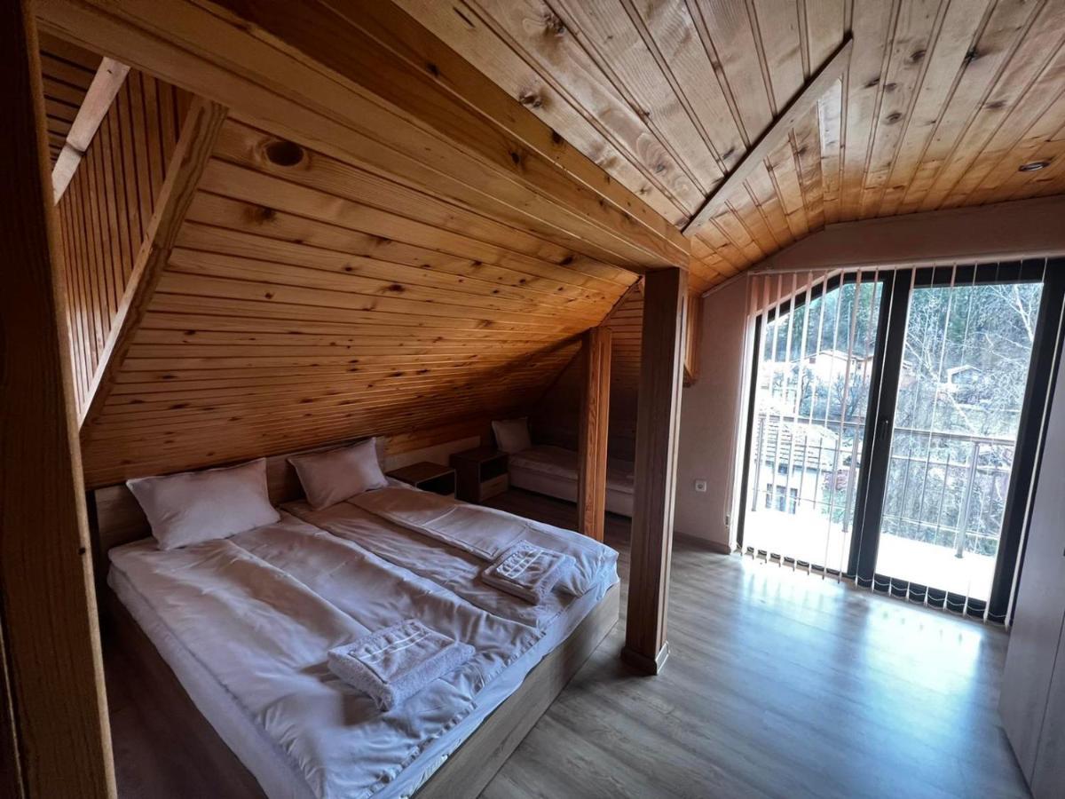 Advel Guest Hous Hotel Madzhare Bagian luar foto