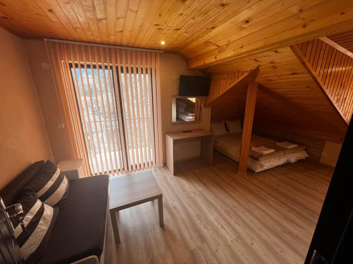 Advel Guest Hous Hotel Madzhare Bagian luar foto