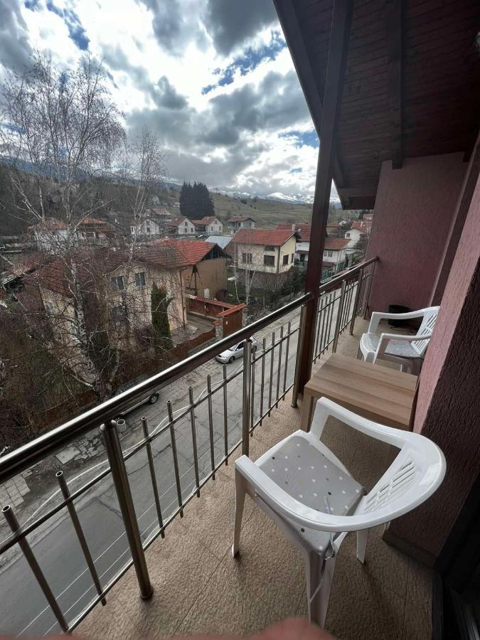 Advel Guest Hous Hotel Madzhare Bagian luar foto