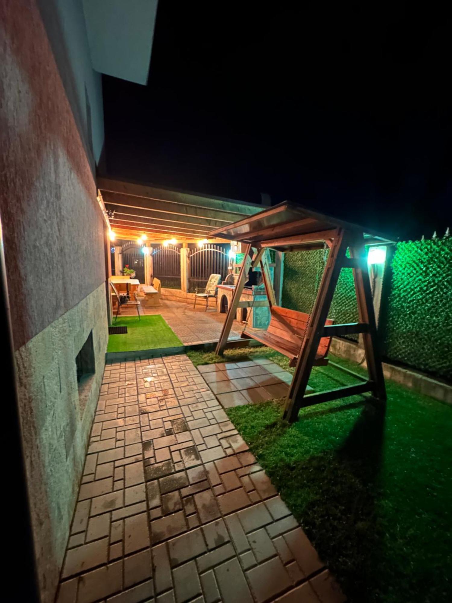 Advel Guest Hous Hotel Madzhare Bagian luar foto