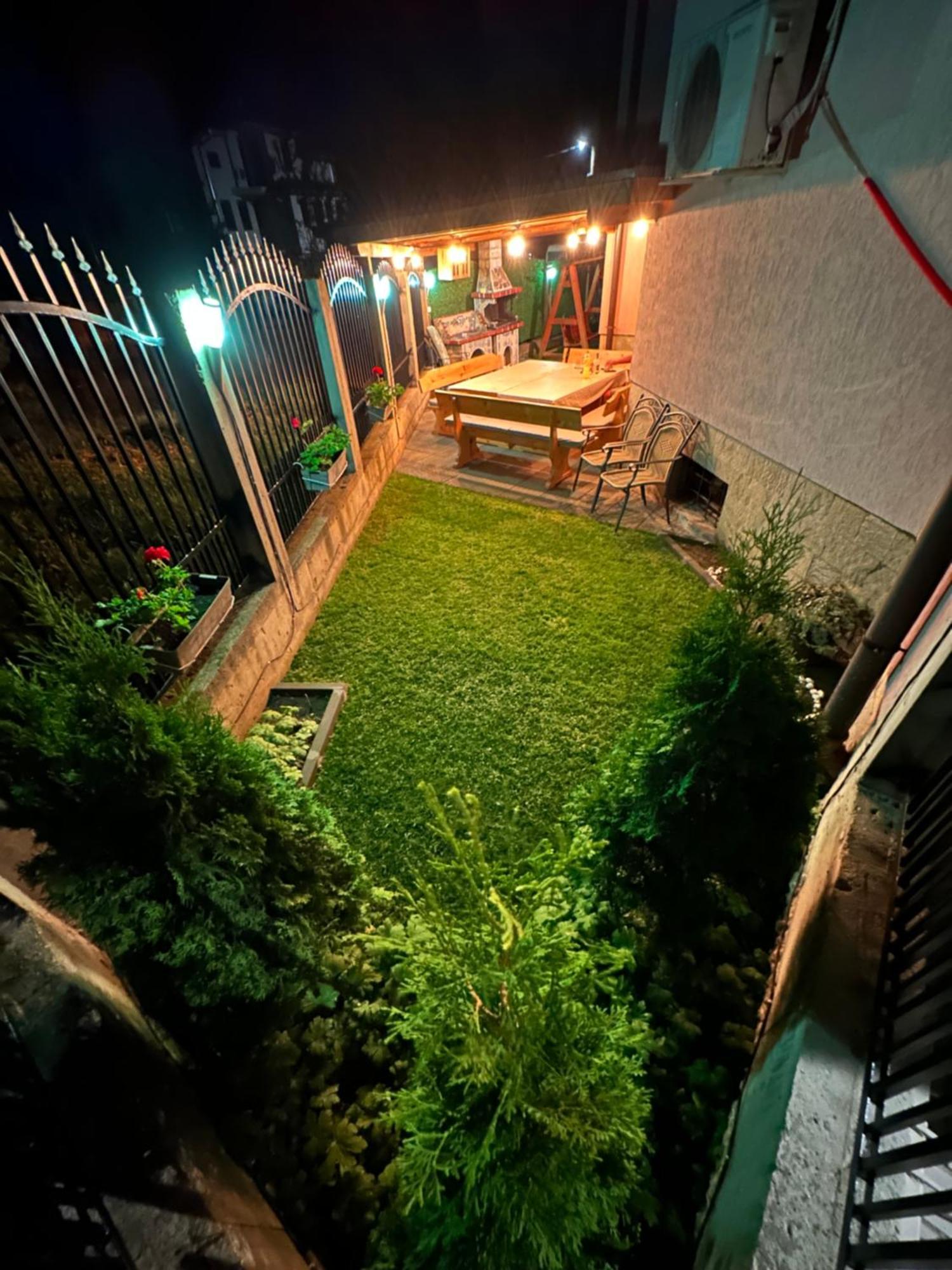 Advel Guest Hous Hotel Madzhare Bagian luar foto
