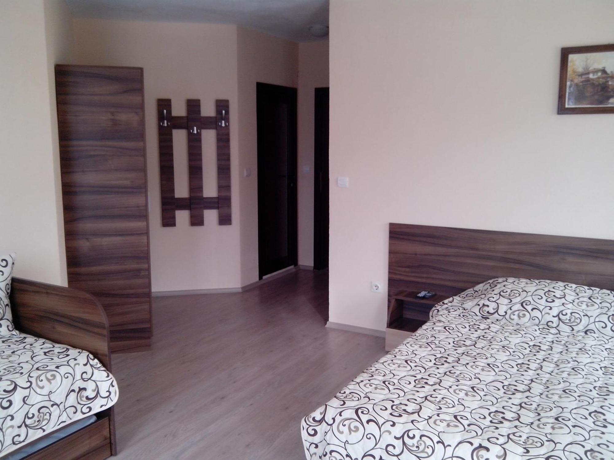Advel Guest Hous Hotel Madzhare Bagian luar foto