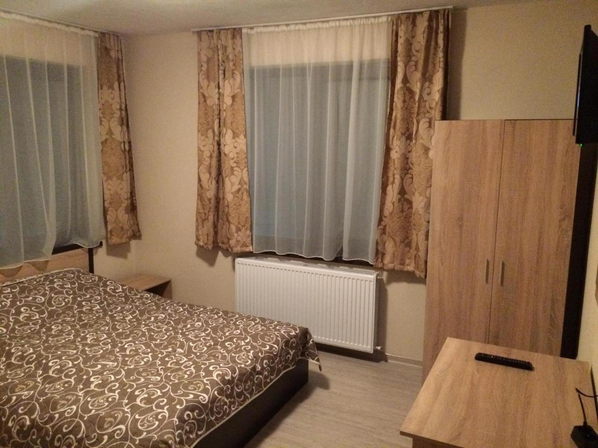 Advel Guest Hous Hotel Madzhare Bagian luar foto