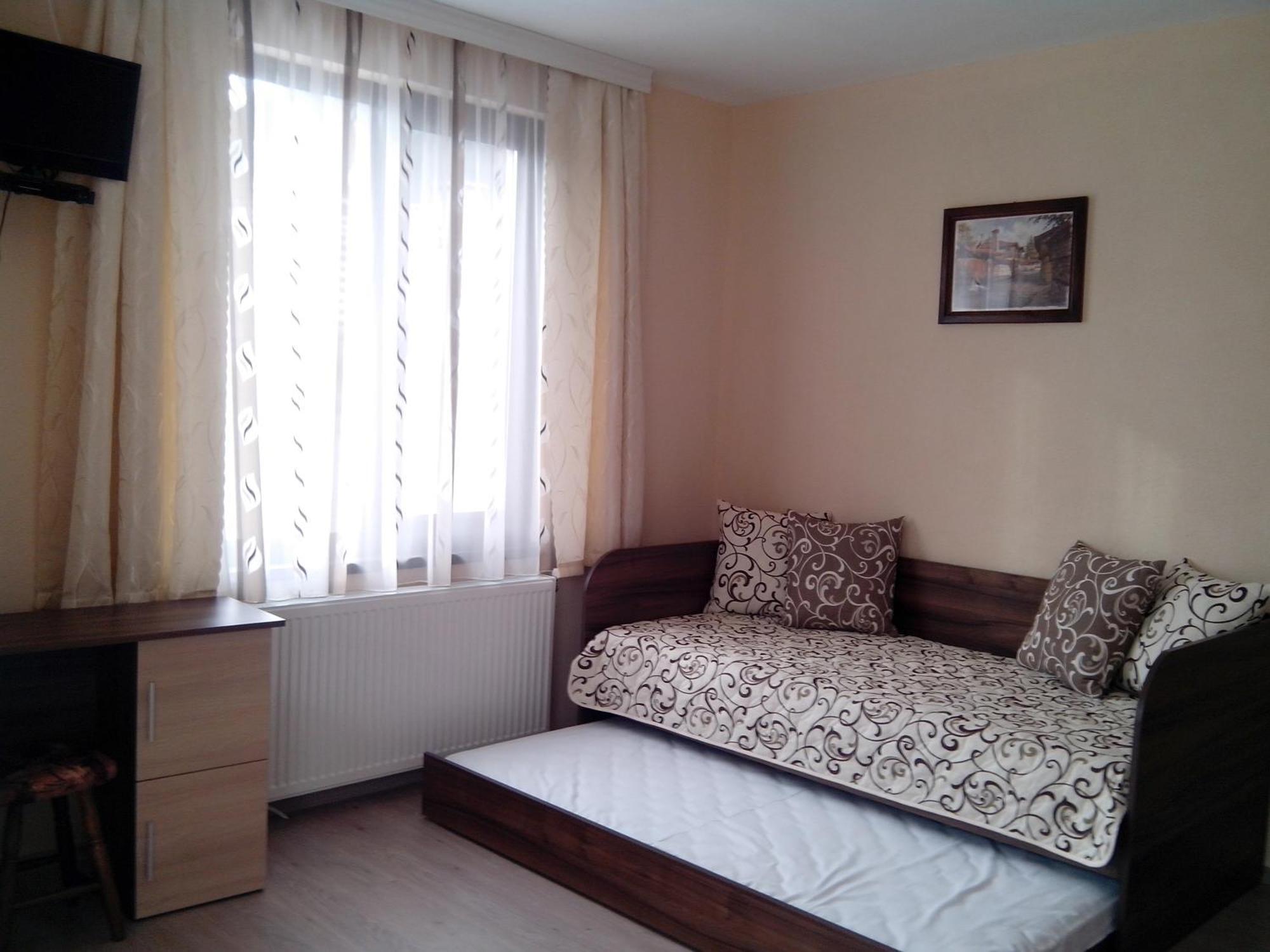 Advel Guest Hous Hotel Madzhare Bagian luar foto