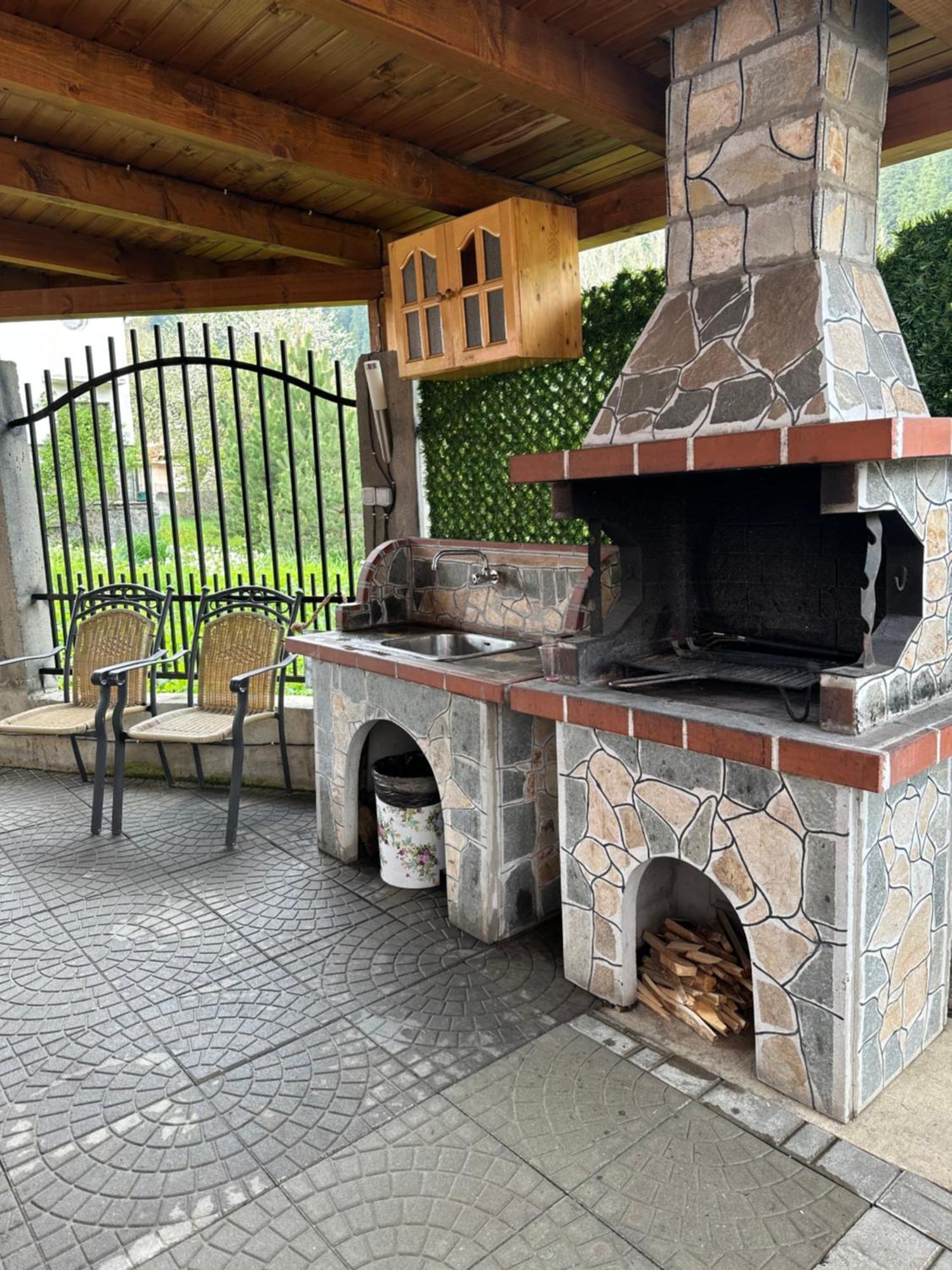 Advel Guest Hous Hotel Madzhare Bagian luar foto