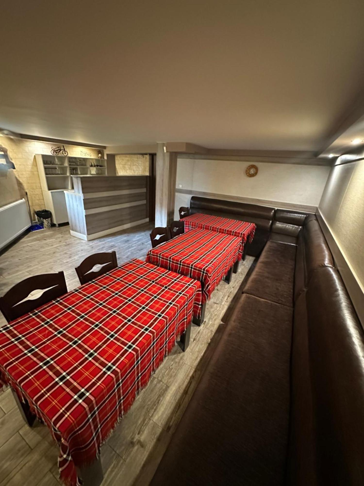 Advel Guest Hous Hotel Madzhare Bagian luar foto