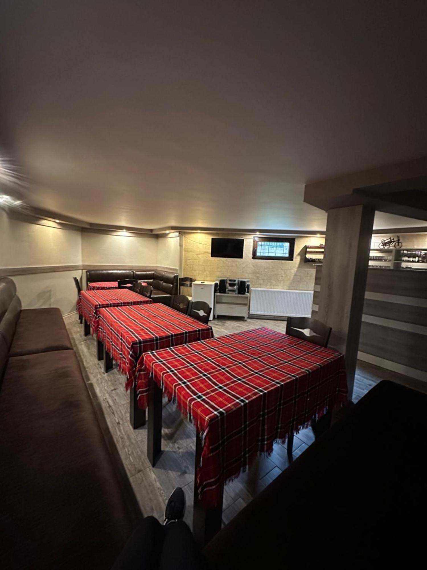 Advel Guest Hous Hotel Madzhare Bagian luar foto