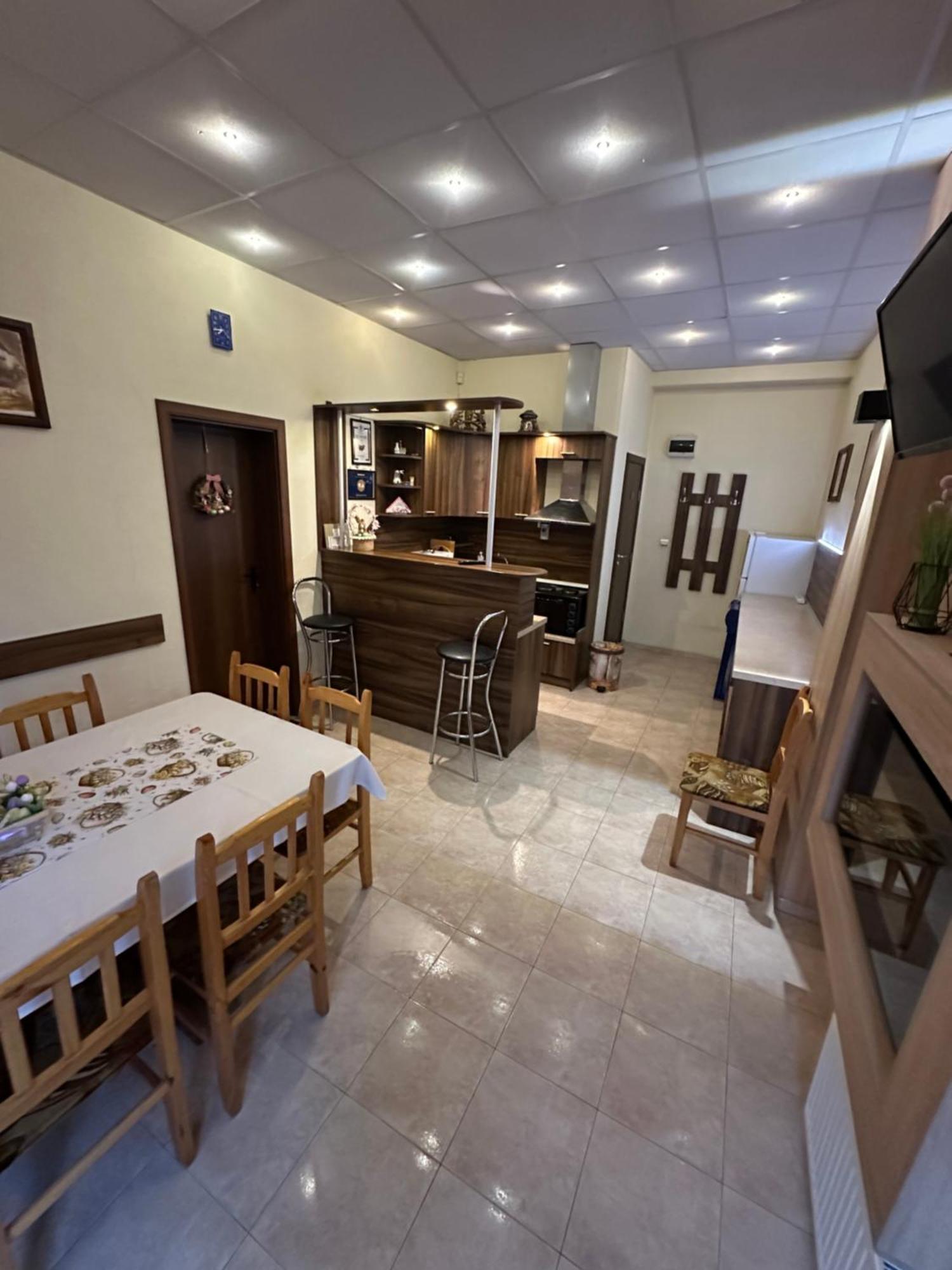 Advel Guest Hous Hotel Madzhare Bagian luar foto