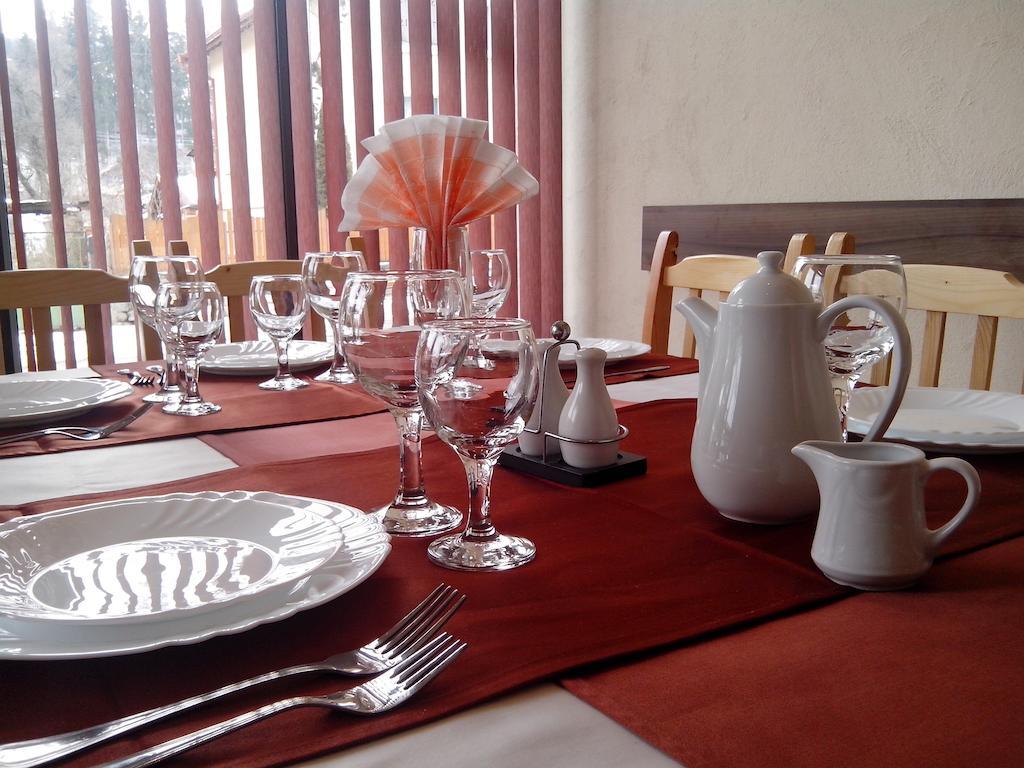 Advel Guest Hous Hotel Madzhare Bagian luar foto