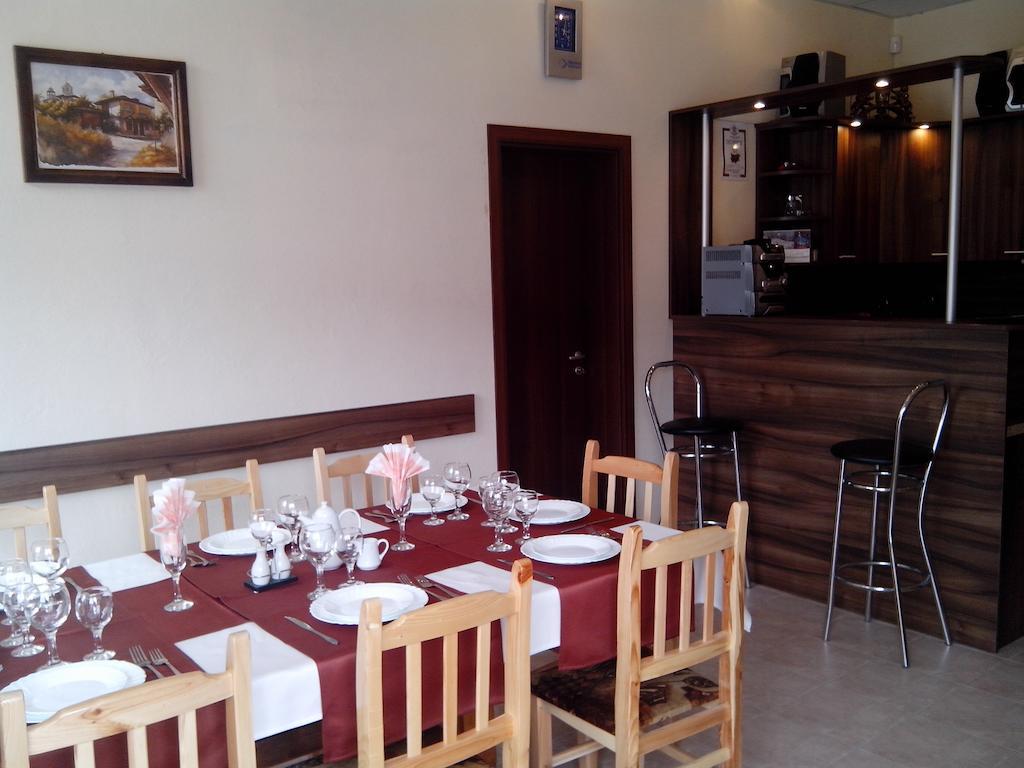 Advel Guest Hous Hotel Madzhare Bagian luar foto