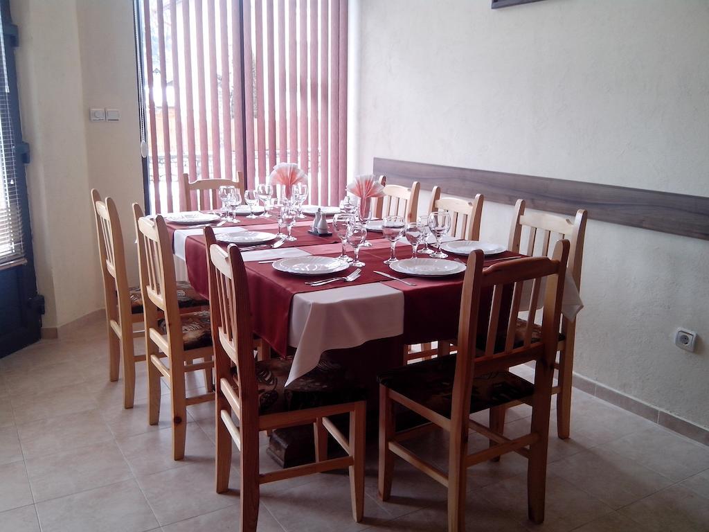 Advel Guest Hous Hotel Madzhare Bagian luar foto