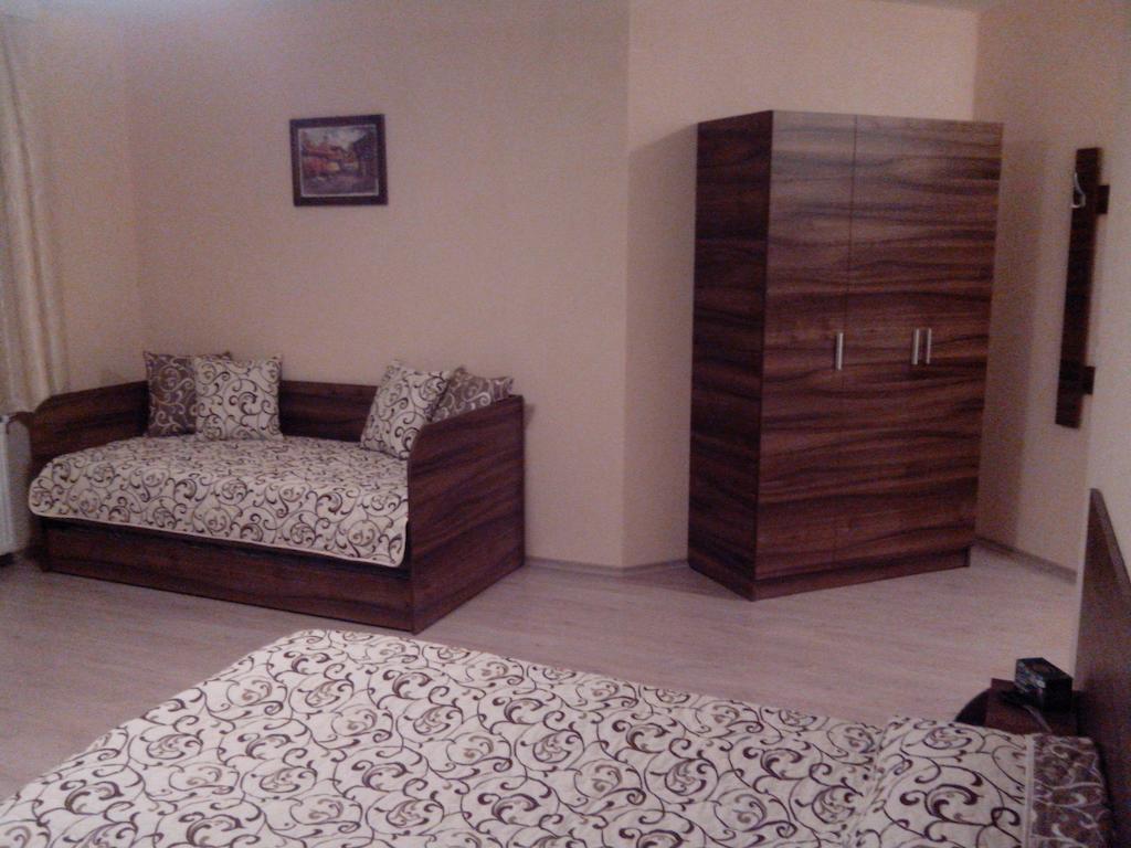 Advel Guest Hous Hotel Madzhare Bagian luar foto