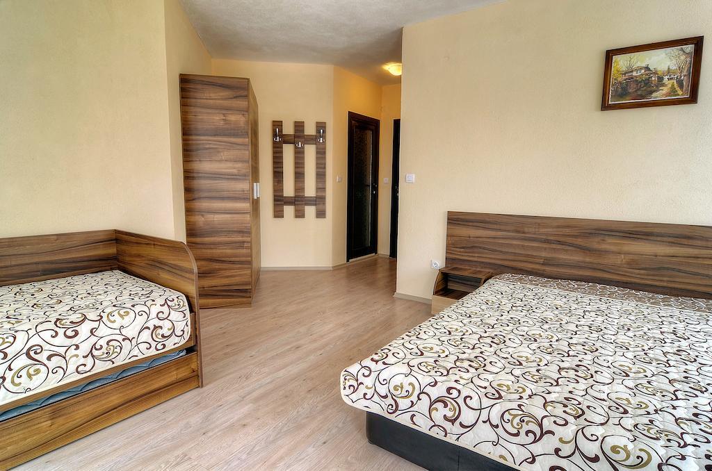 Advel Guest Hous Hotel Madzhare Ruang foto